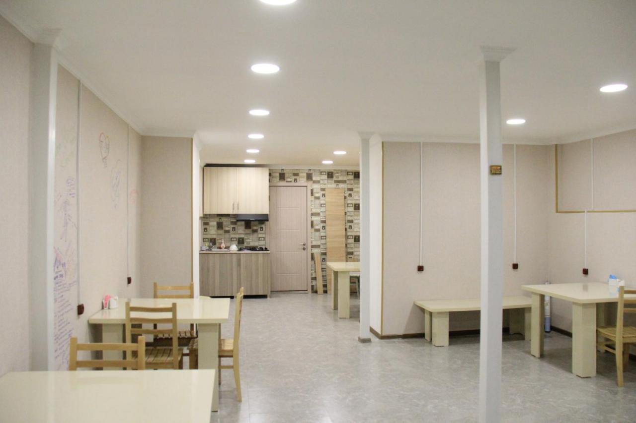 Blossom Hostel Updated ! Обновлено !!! City Center! Perfect Order!!! Snow-White Bed Linen!!! Идеальный Порядок!!! Белоснежное Постельное Белье!!! Центр Города !!! Tbilisi Exteriér fotografie