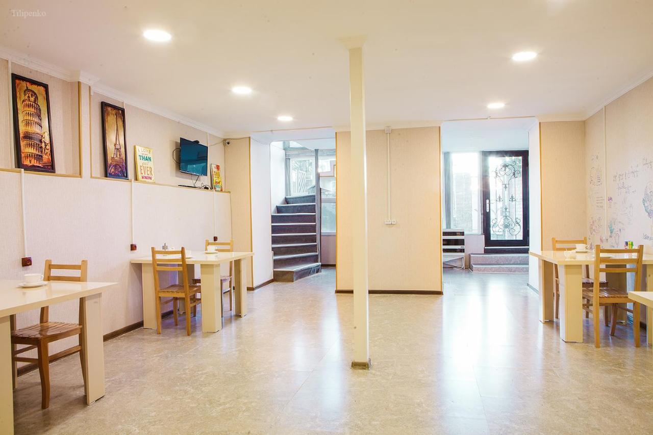 Blossom Hostel Updated ! Обновлено !!! City Center! Perfect Order!!! Snow-White Bed Linen!!! Идеальный Порядок!!! Белоснежное Постельное Белье!!! Центр Города !!! Tbilisi Exteriér fotografie
