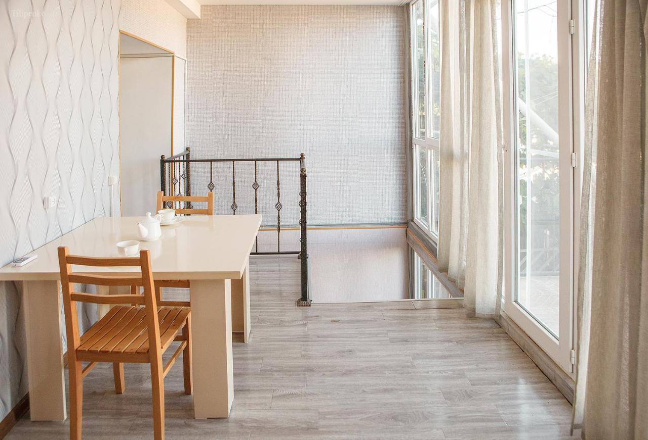 Blossom Hostel Updated ! Обновлено !!! City Center! Perfect Order!!! Snow-White Bed Linen!!! Идеальный Порядок!!! Белоснежное Постельное Белье!!! Центр Города !!! Tbilisi Exteriér fotografie